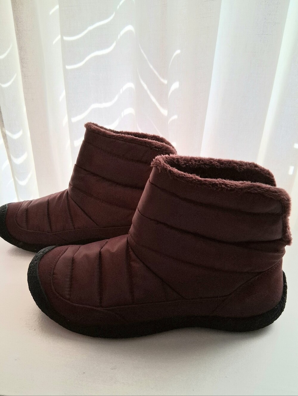 New in Box Keen Howser Fold Down Ankle Boot